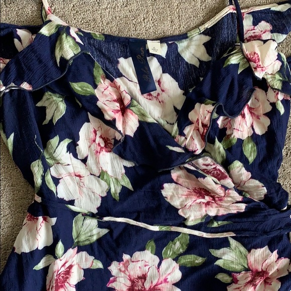 Blue floral off-shoulder wrap dress - Picture 2 of 4